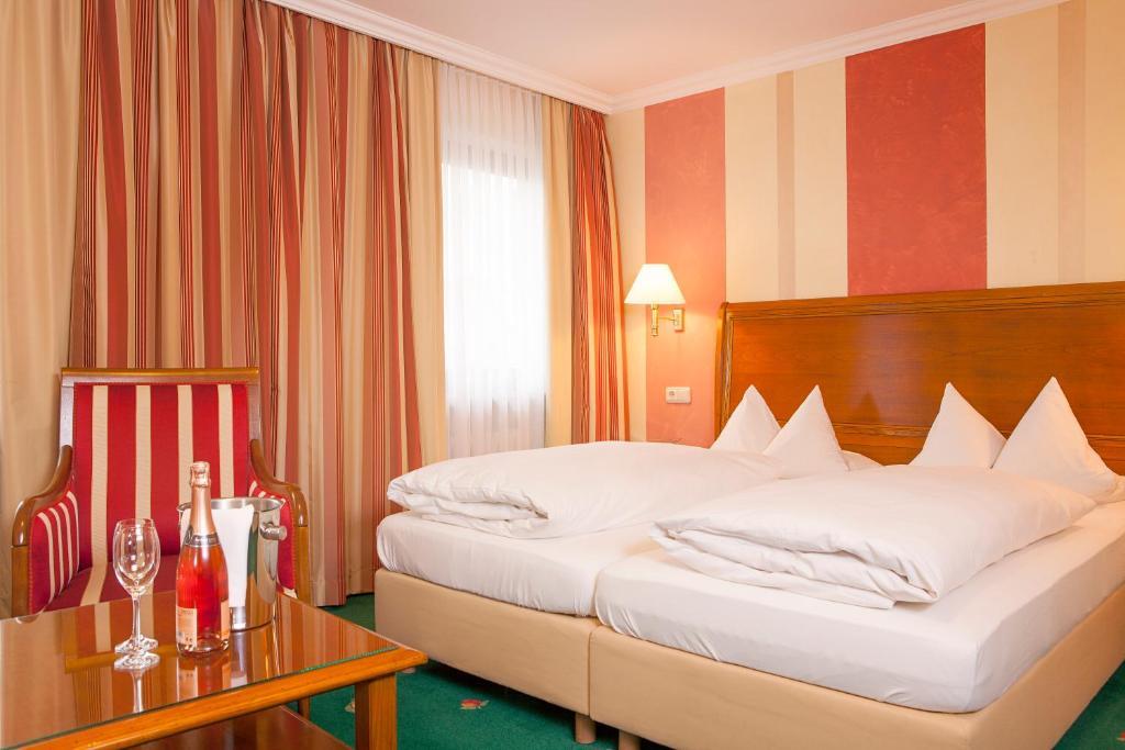 Hotel Wilder Mann Konigstein in der Oberpfalz Room photo